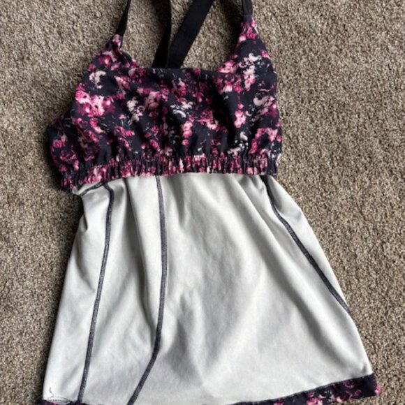 Rese racerback black and pink flower workout top with built in bra M - Picture 3 of 8